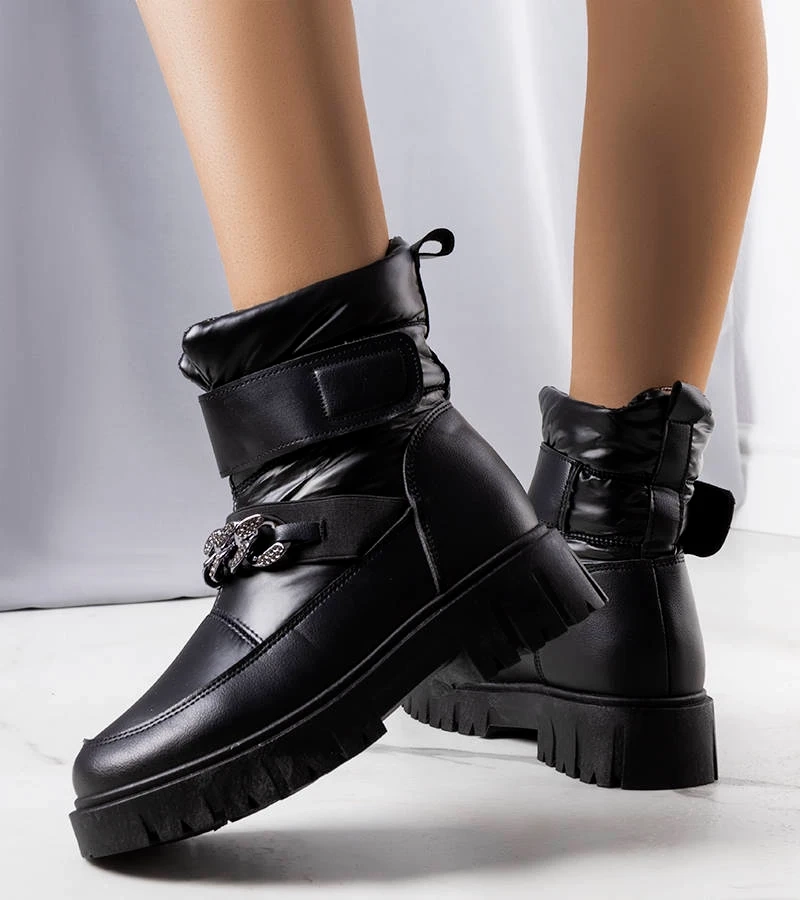 Schwarze Schneestiefel mit Kette Ephraim