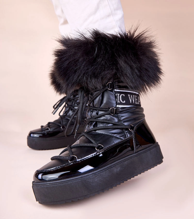 Schwarze Schnürstiefel mit Fell Alison