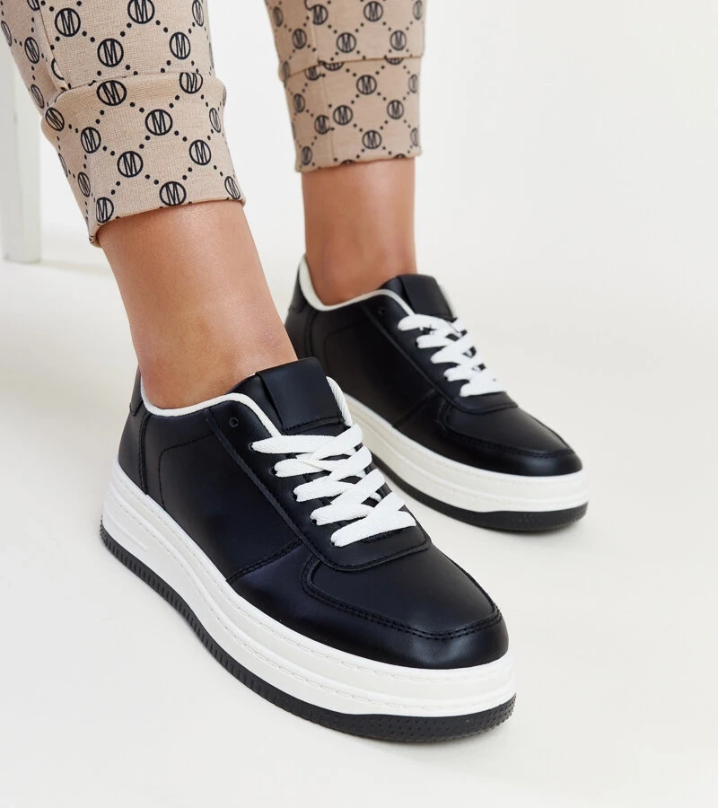 Schwarze Cvita-Plattform-Sneakers