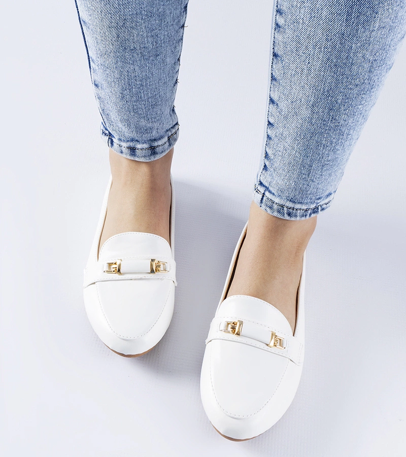 Weiße Mokassins mit Klammer von Velino