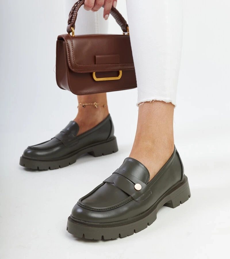 Dunkelgrüne Mokassins aus Öko-Leder Mladenka