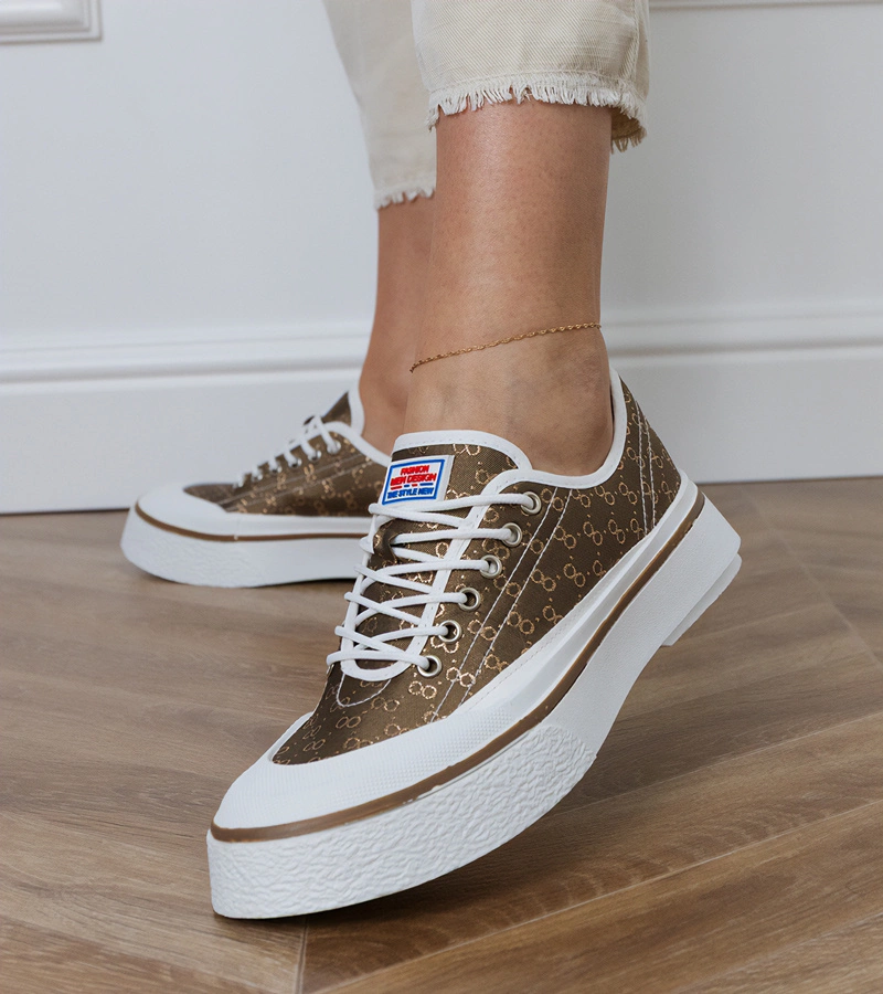 Braune Damen-Sneaker auf Plateau Greta