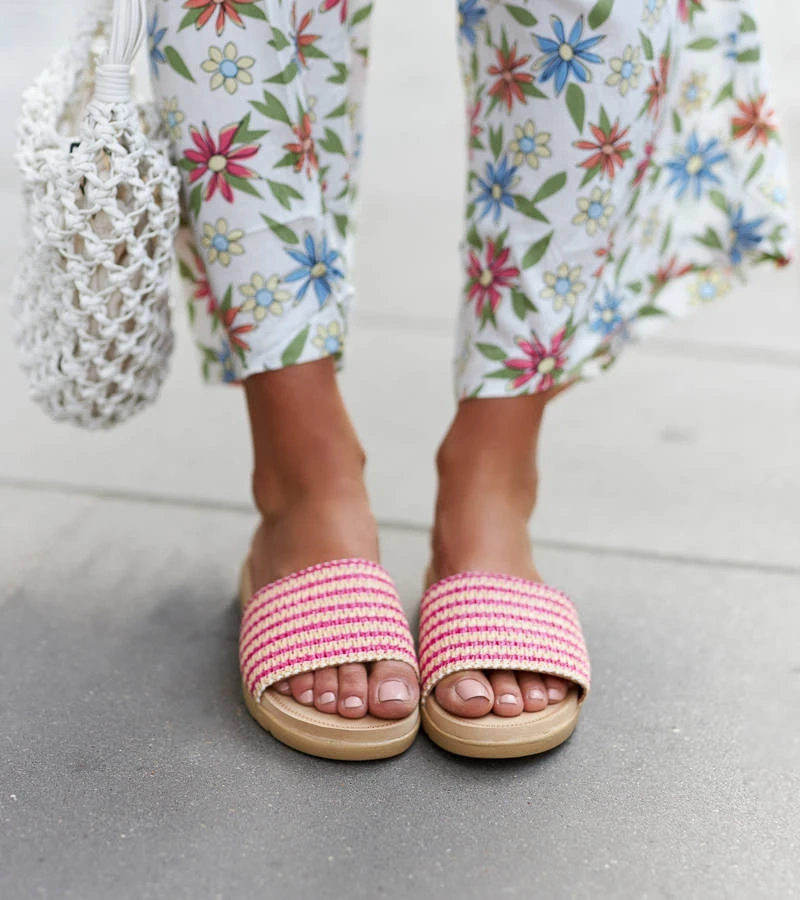 Rosa geflochtene Capovalle Schlappen