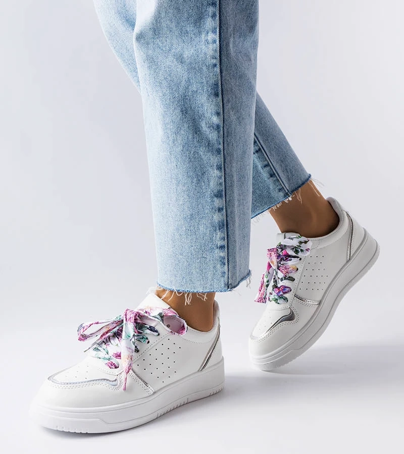 Weiße Pryor Sneakers mit Bandbindung