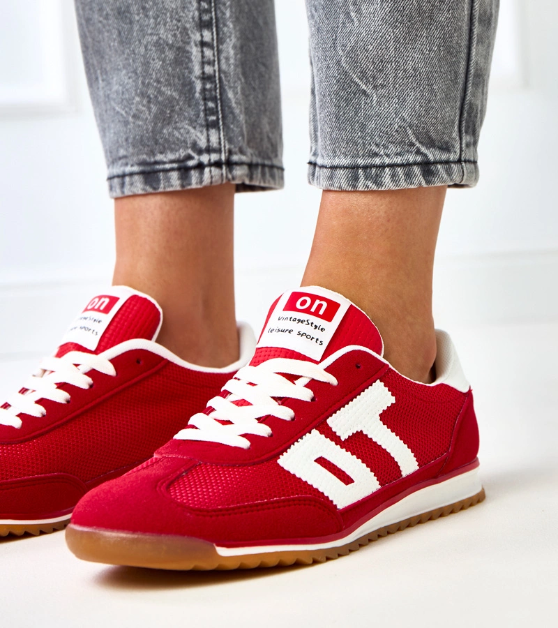 Rote Sportsneaker mit weißen Elementen Ainslie