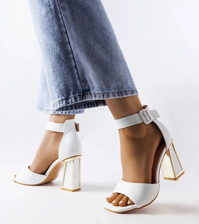 Weiße Stilettos von Marlens