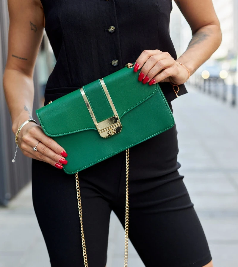 Grüne Schultertasche mit Kette Elmia