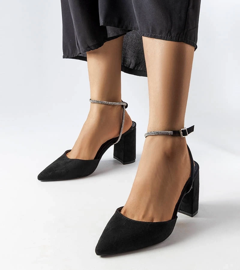 Stella's schwarze Pumps mit Absatz