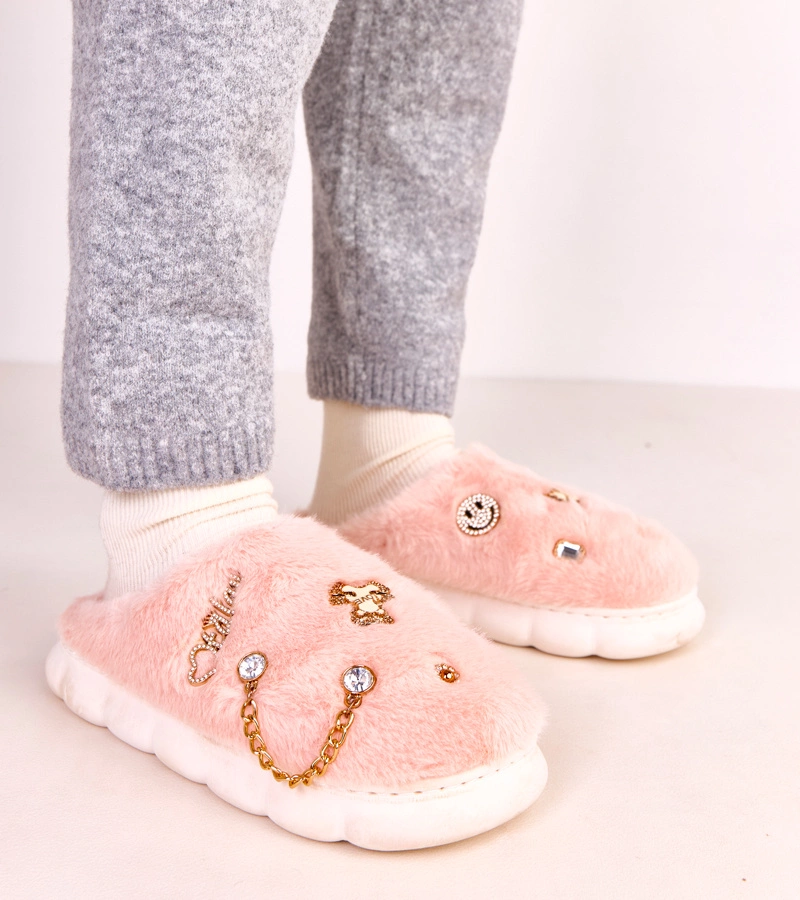 Rosa Hausschuhe mit Verzierungen Verdugo