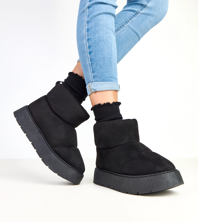 Schwarze gefütterte Schneestiefel auf Plateausohle Ribeiro