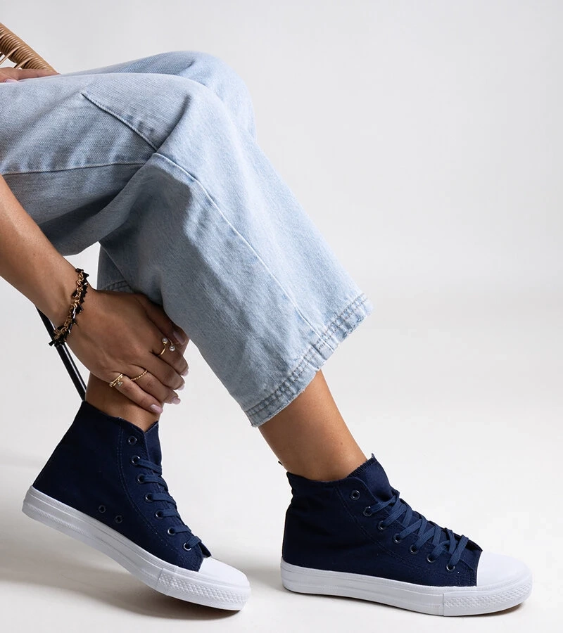 Dunkelblaue hohe Sneaker von Ghanem