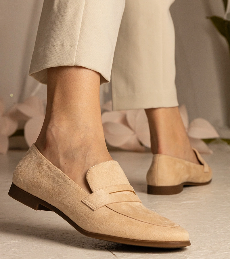 Beige klassische Damenmokassins Nageri