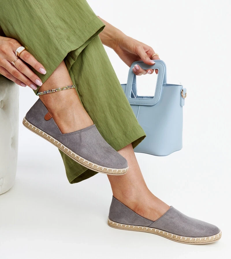 Graue Gimja Turnschuhe