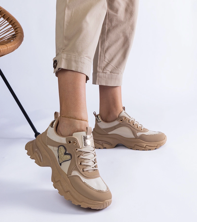 Braune Sneakers mit Plateau und Herz von Martinez