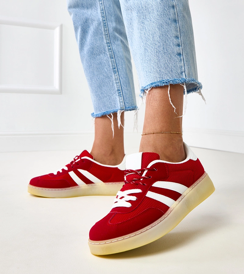 Rote Mesh-Sneaker mit weißem Einsatz Weka