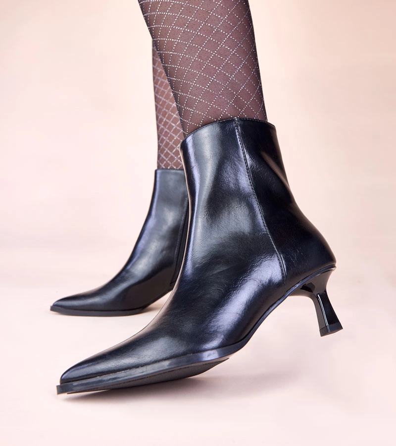 Schwarze Kitten-Heels-Stiefeletten Mordi