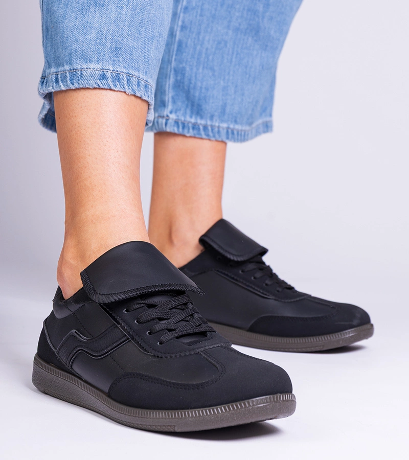 Schwarze flache Schnürsneaker Edelmira