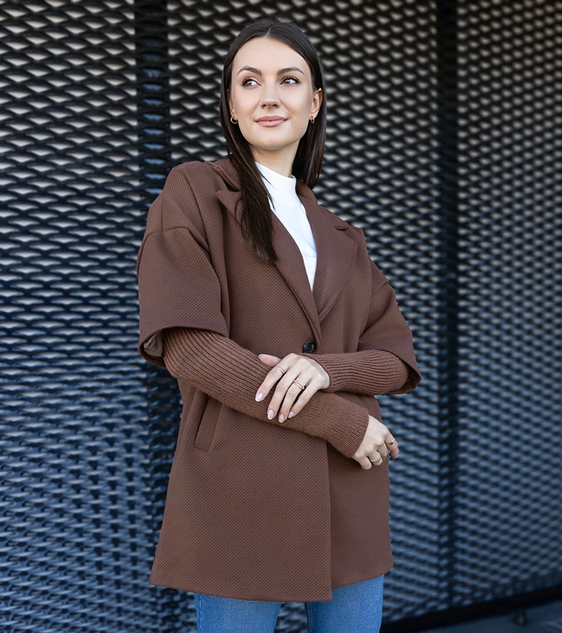 Bruner Mantel mit Strickärmeln von Sameha.