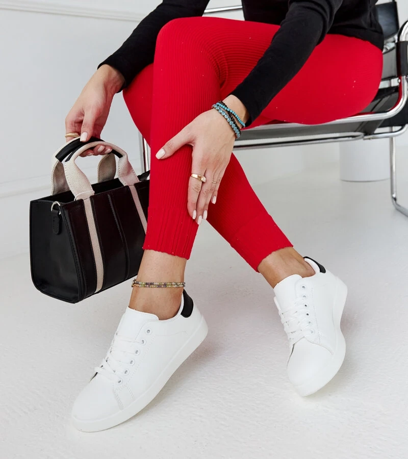 Weiße Birikti-Plateau-Sneaker mit schwarzem Element