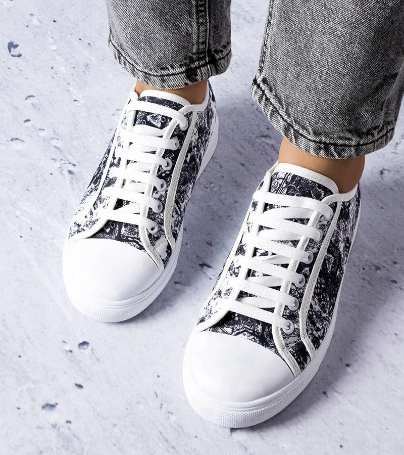 Weiß-schwarze Stoff-Turnschuhe von Aucoin