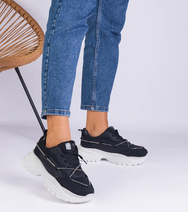 Schwarze Damensneaker mit Zirkonschnur Masala