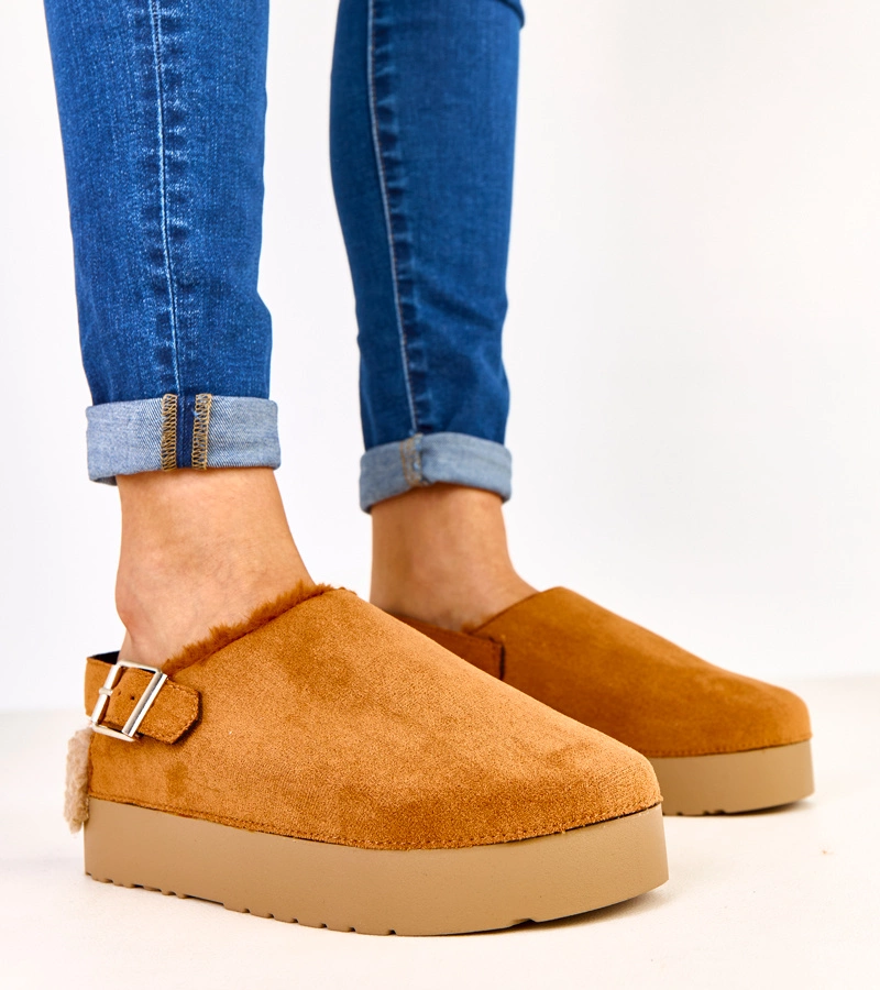 Braune geschlossene Hausschuhe mit Schnalle Berley