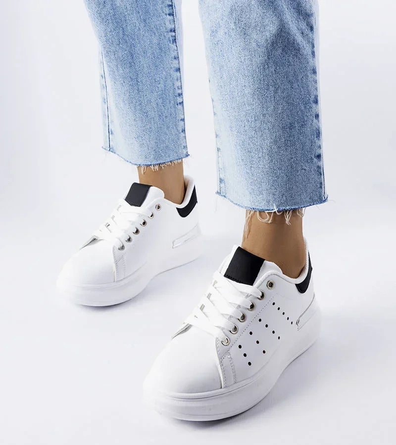 Weiße Sneakers mit bunter Perforation von Chalut