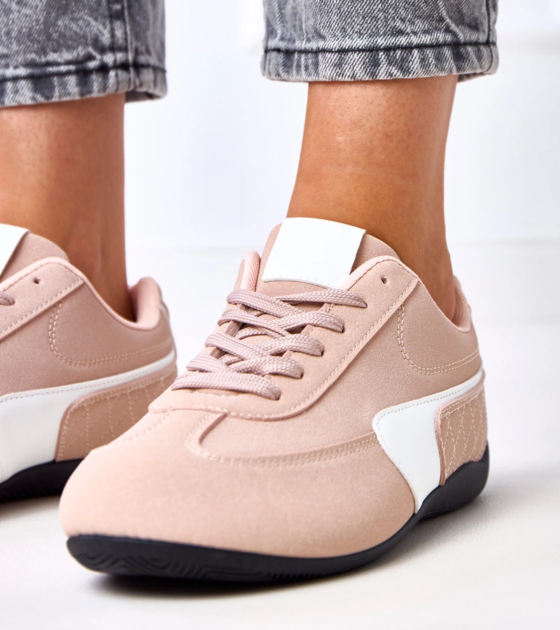 Rosa Sneakers mit weißem Akzent Manaar