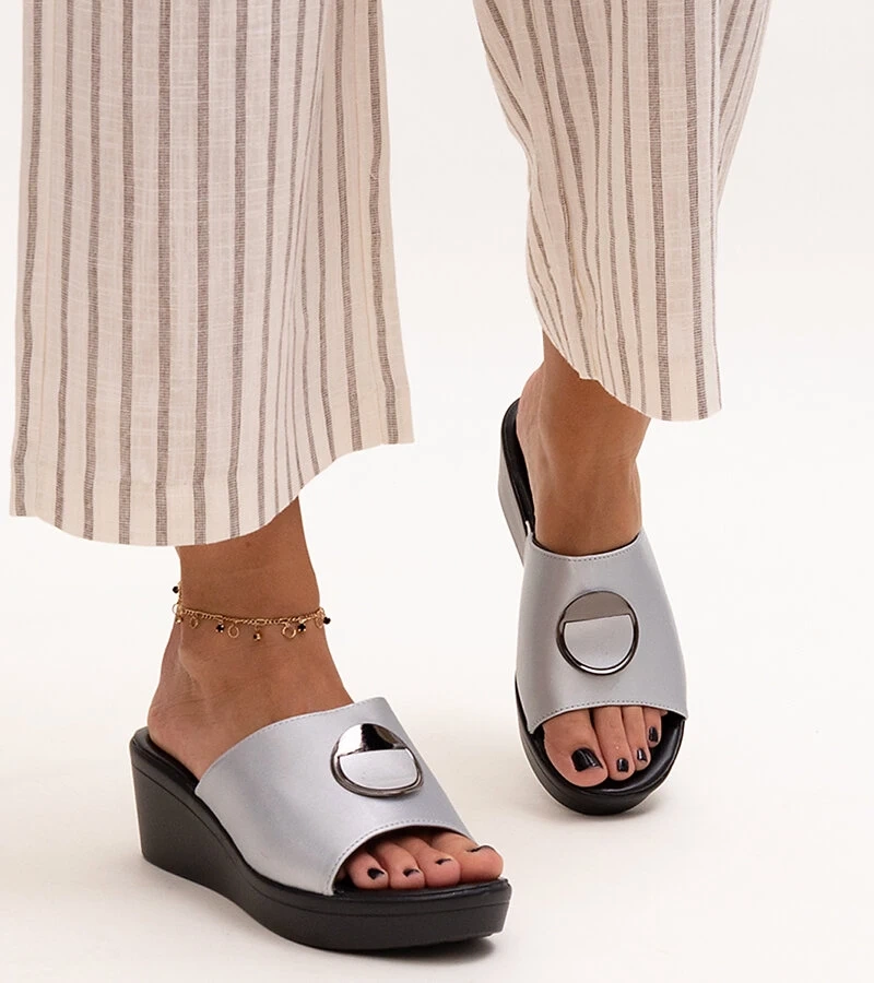 Silberne Keirenh Keilabsatz Sandalen mit Schnalle