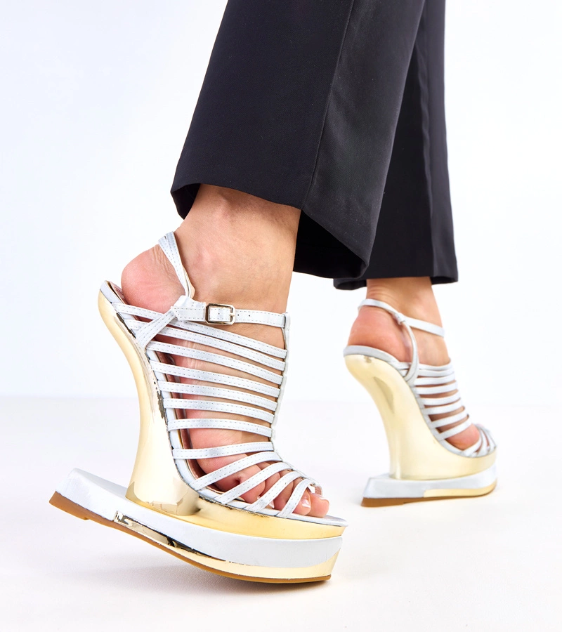 Graue Sandalen mit futuristischem Absatz Elizer