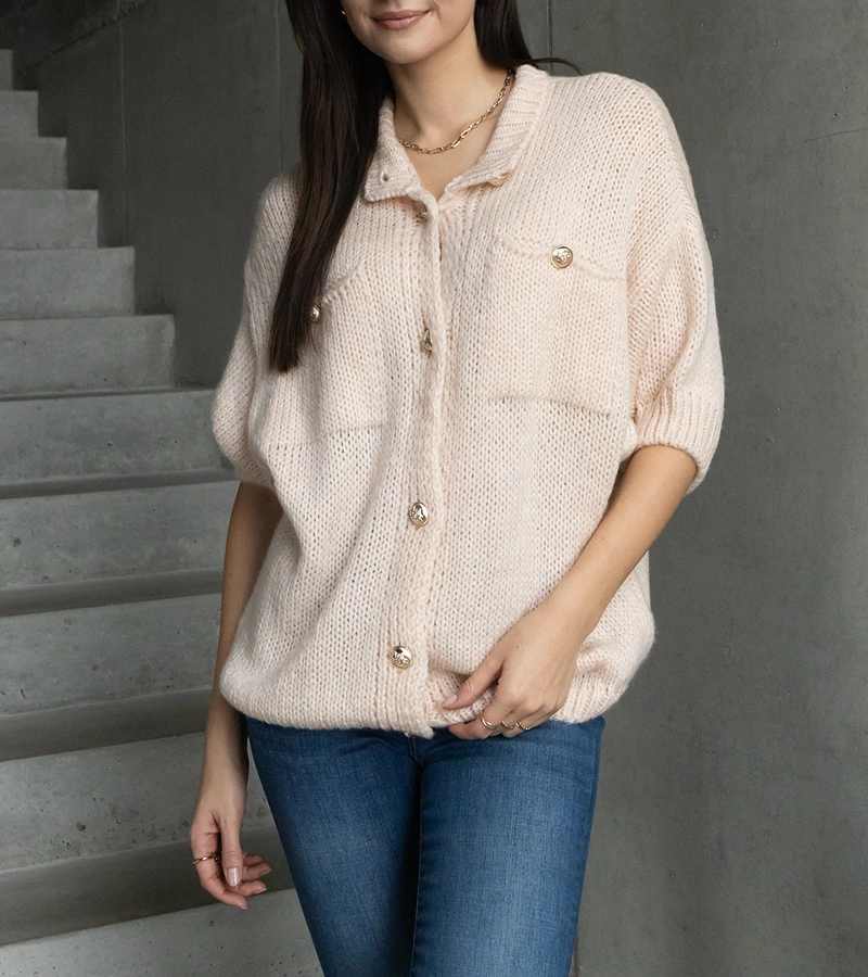 Damenpullover rosa mit kurzen Ärmeln Zierknöpfe Shela