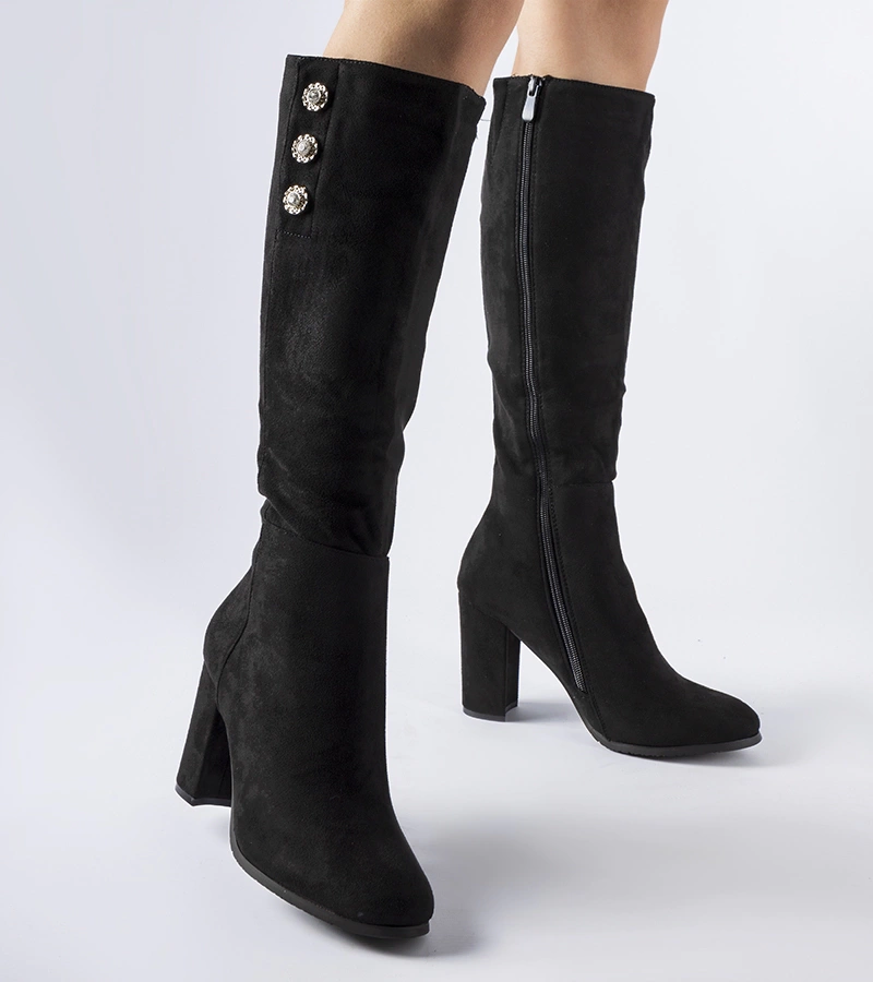 Schwarze Stiefel verziert mit Lightning Zirkonen