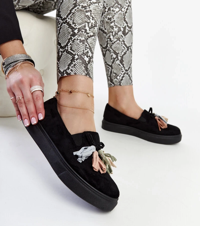 Schwarze Halbschuhe mit bunten Quasten von Adaldrid