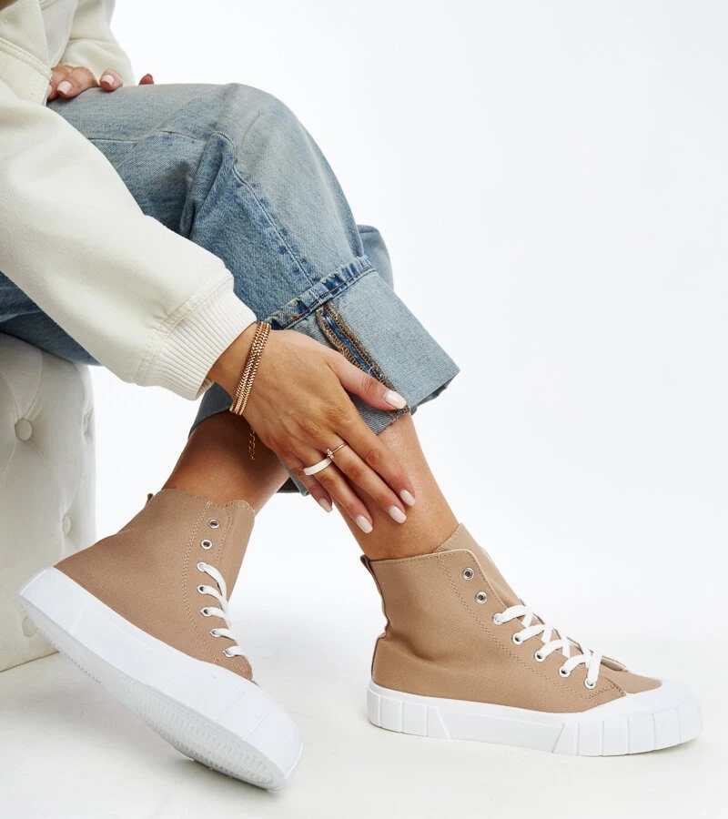 Braune hohe Sneakers von Vinka