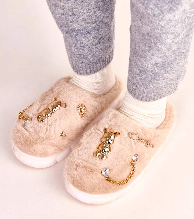 Beige geschlossene Hausschuhe mit Verzierungen Tracy