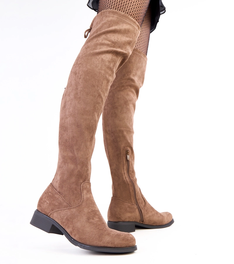 Beige lange Stiefel mit flacher Sohle Heloren