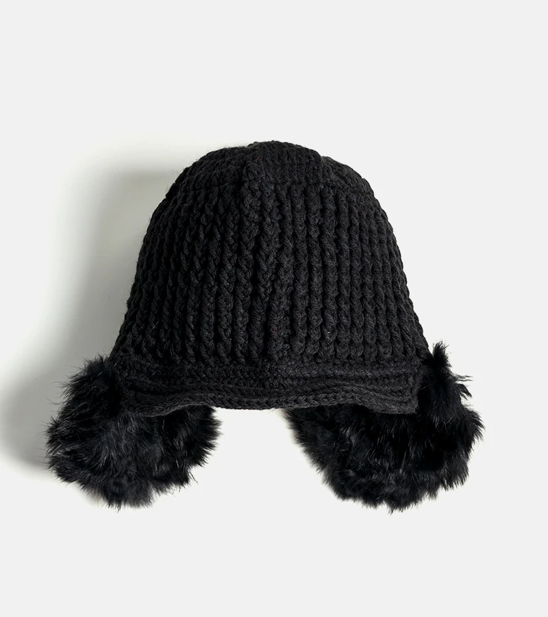 Schwarze Mütze mit Ohrenklappen Zora