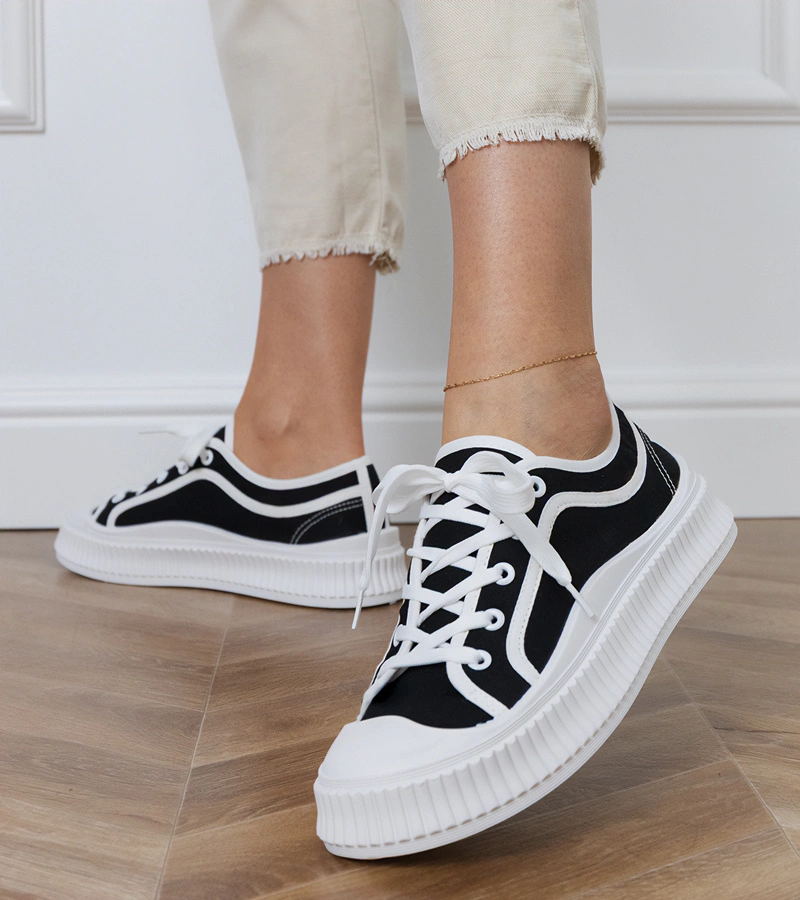 Schwarze Damen-Sneaker auf Plateausohle Salis