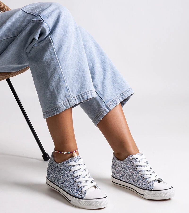 Blaue glänzende hohe Sneakers von Jadwa