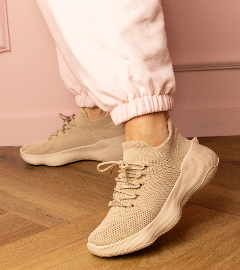 Beige Sportsneaker mit sockenartigem Schaft Zurry