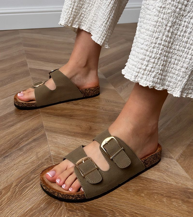 Grüne Sandalen mit Schnallen auf Korksohle Cloud