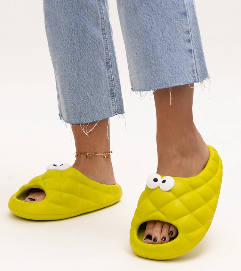 Grüne Schaumstoff-Sandalen mit Gorges Augen