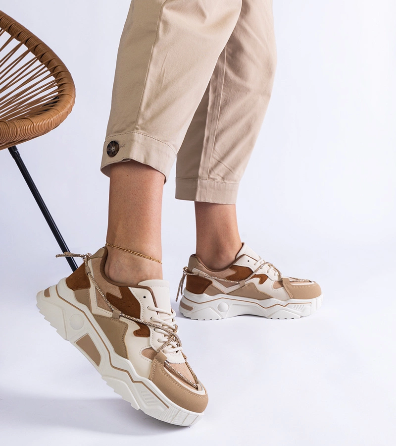 Braune Sneakers verziert mit Zirkonschnur Valdeza
