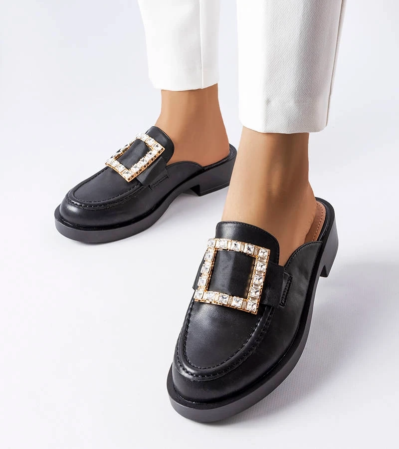 Schwarze Pantoletten mit geschlossener Spitze von Columbus