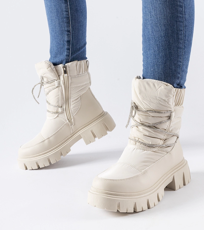 Beige Schneestiefel mit Zirkonen von Pettenasco