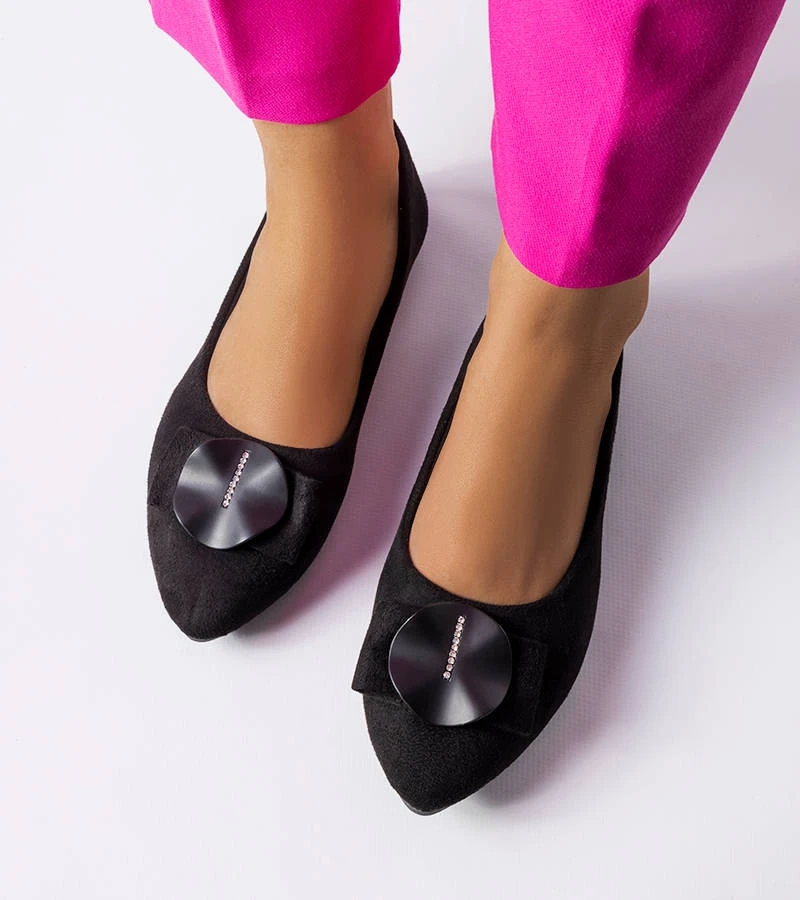 Schwarze Ballerinas verziert mit Zirkonia von Rémy