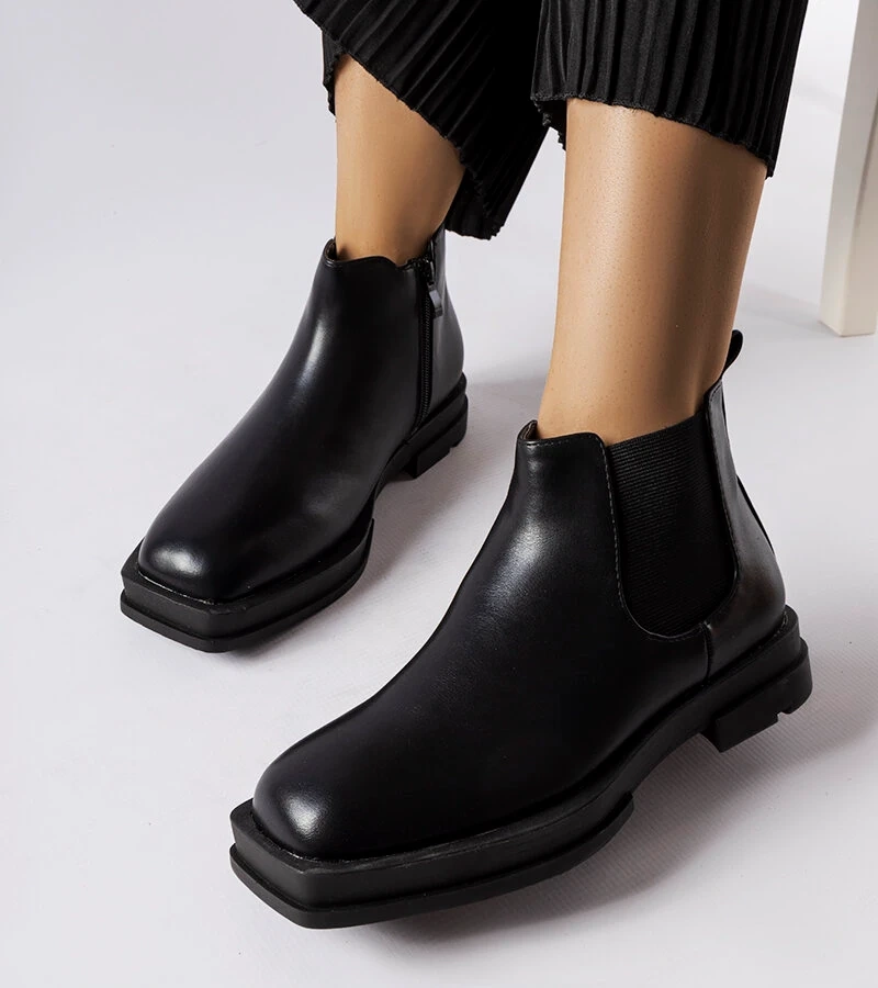 Schwarze flache Tarquinia Stiefeletten