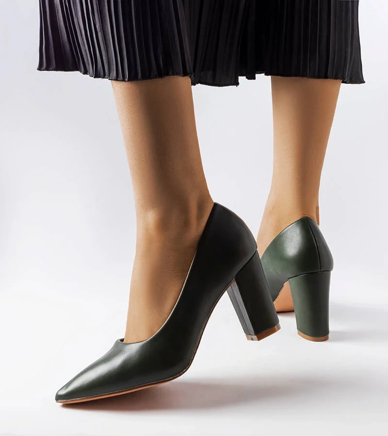 Grüne Pumps auf Pfennigabsatz von Maurelle