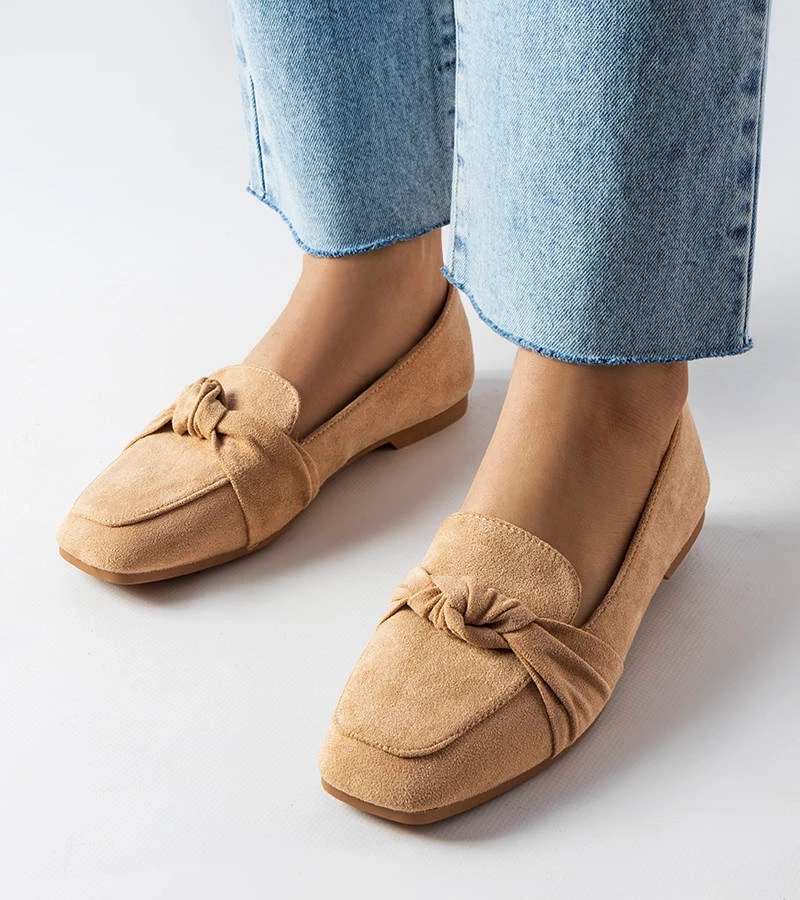 Beigefarbene Mokassins von Samika