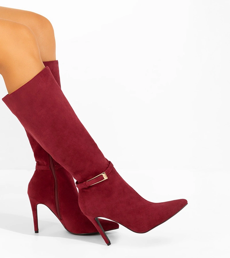 Bordeauxfarbene Stiefel mit Absatz und dekorativer Schnalle Arielle